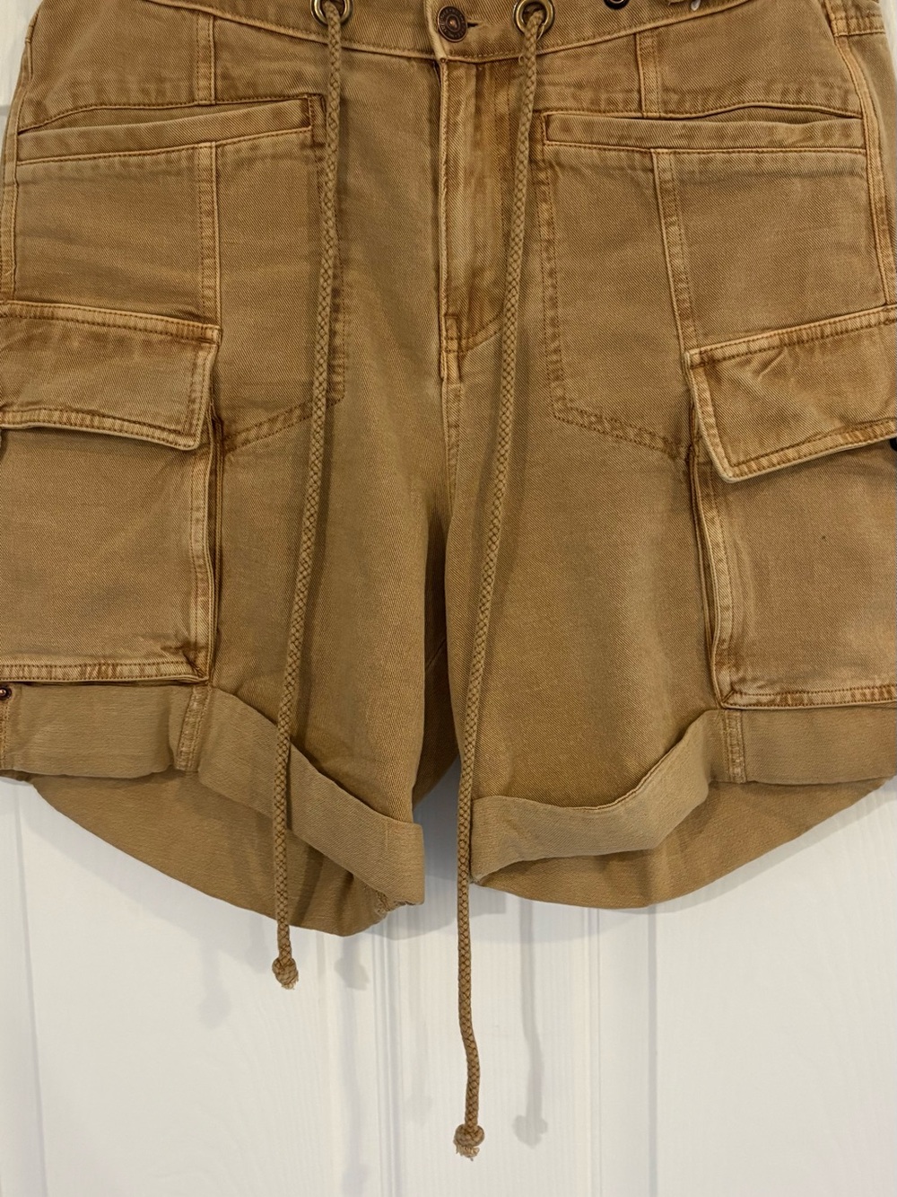 FREE PEOPLE Women's Cargo Drawstring Shorts in Iced Coffee - Picture 3 of 6